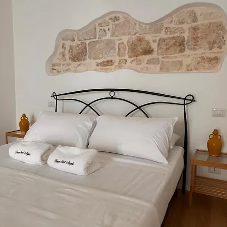 Affittacamere Borgo Sant Angelo *